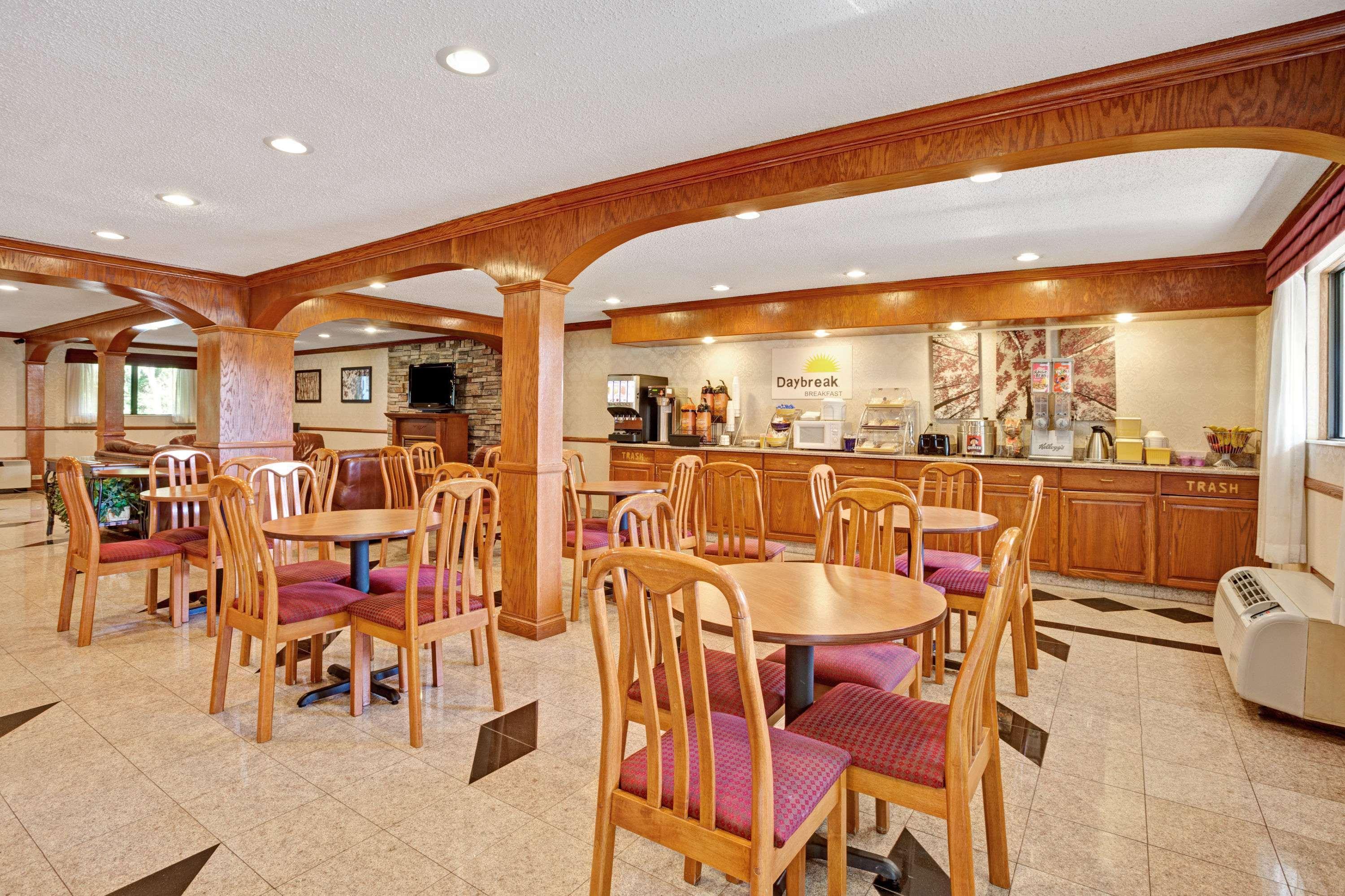 Days Inn & Suites By Wyndham Monroe Luaran gambar