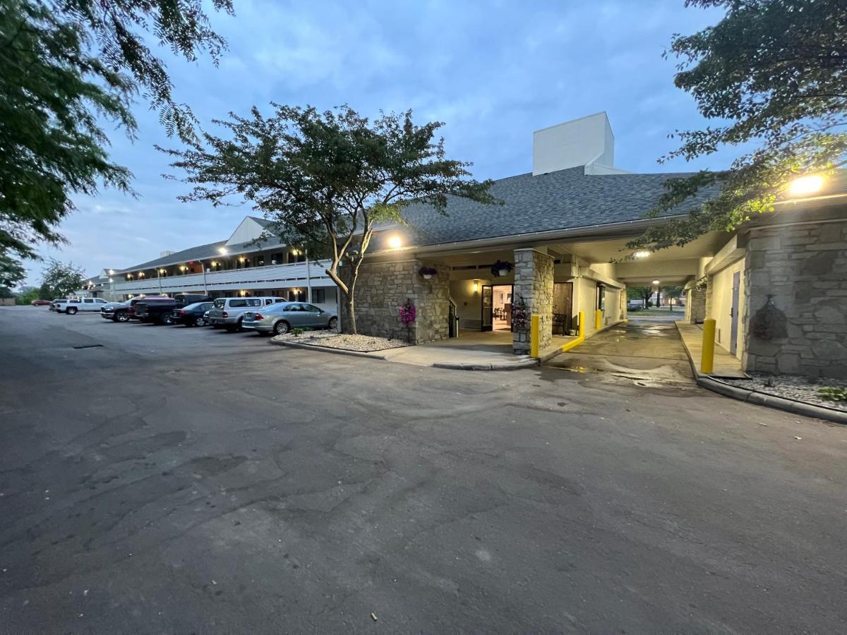 Days Inn & Suites By Wyndham Monroe Luaran gambar