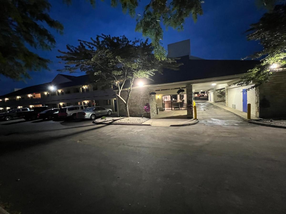 Days Inn & Suites By Wyndham Monroe Luaran gambar