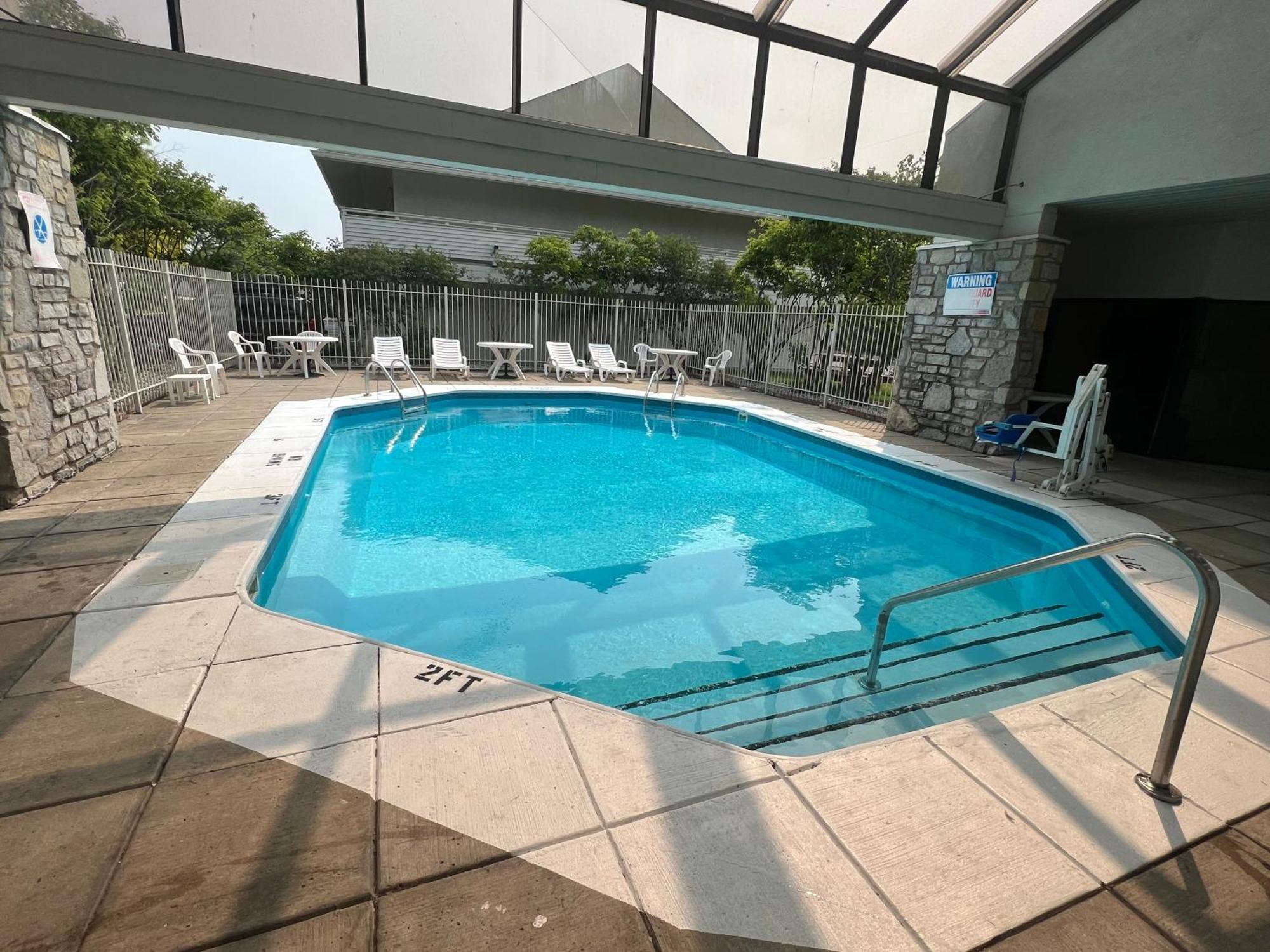 Days Inn & Suites By Wyndham Monroe Luaran gambar