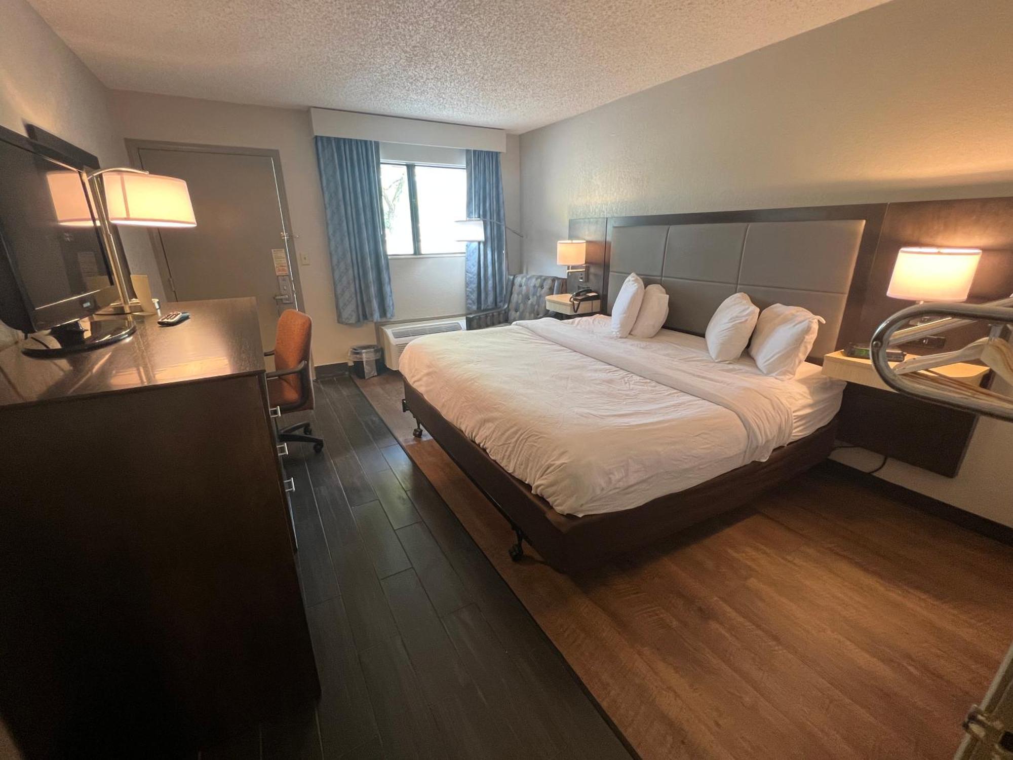Days Inn & Suites By Wyndham Monroe Luaran gambar