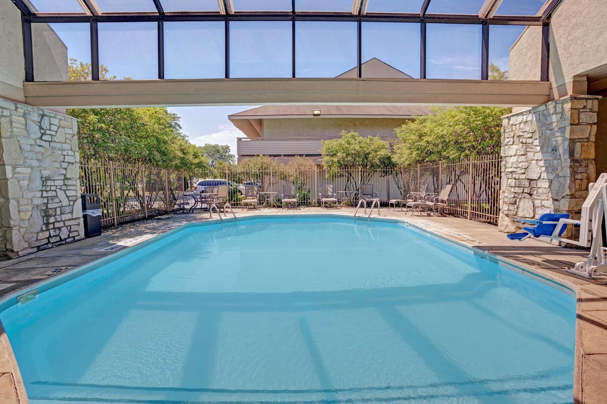 Days Inn & Suites By Wyndham Monroe Luaran gambar