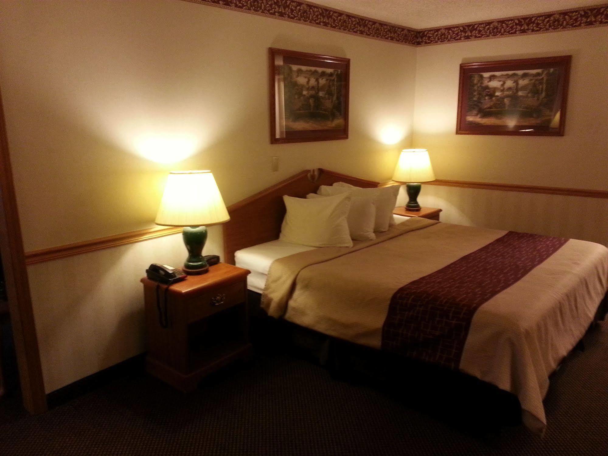 Days Inn & Suites By Wyndham Monroe Luaran gambar